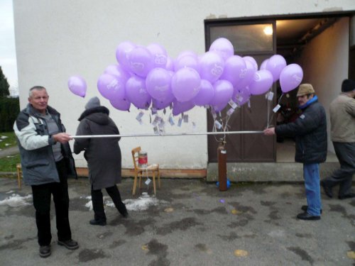 Vypouštění balónků s přáním Ježíškovi - 9.12.2010